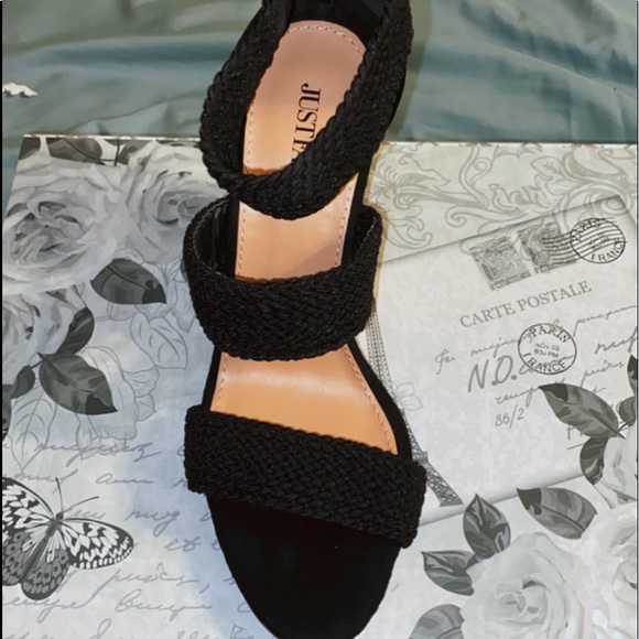 Gorgeous Black “Amara” wedges from JustFab - Picture 2 of 3